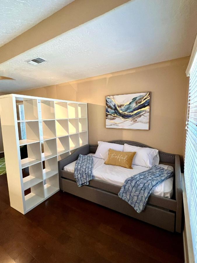 Centrally Located Houston Retreat! Sleeps 8, 10 Min To Downtown, Free Parking Buitenkant foto